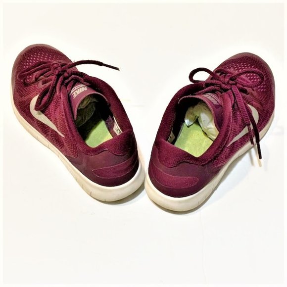 NIKE Free Run Walking Sneakers - Picture 3 of 9